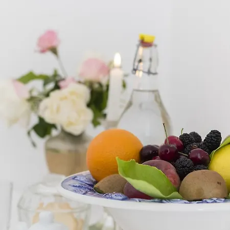 Four 게스트하우스