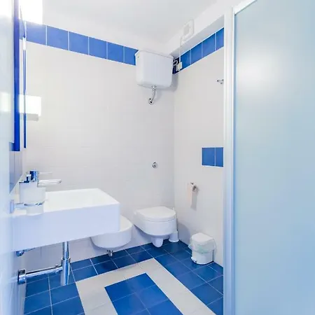 Four 3* 칼로포테